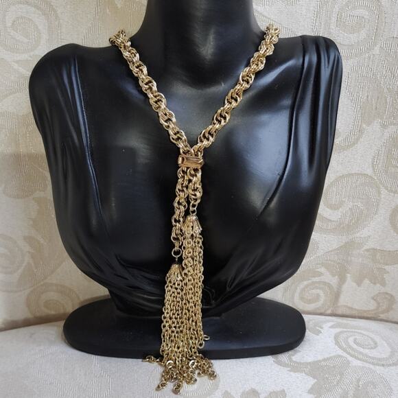 Vintage 80s Luxurious Gold Tassel Necklace with Intricate Chain - Picture 6 of 11